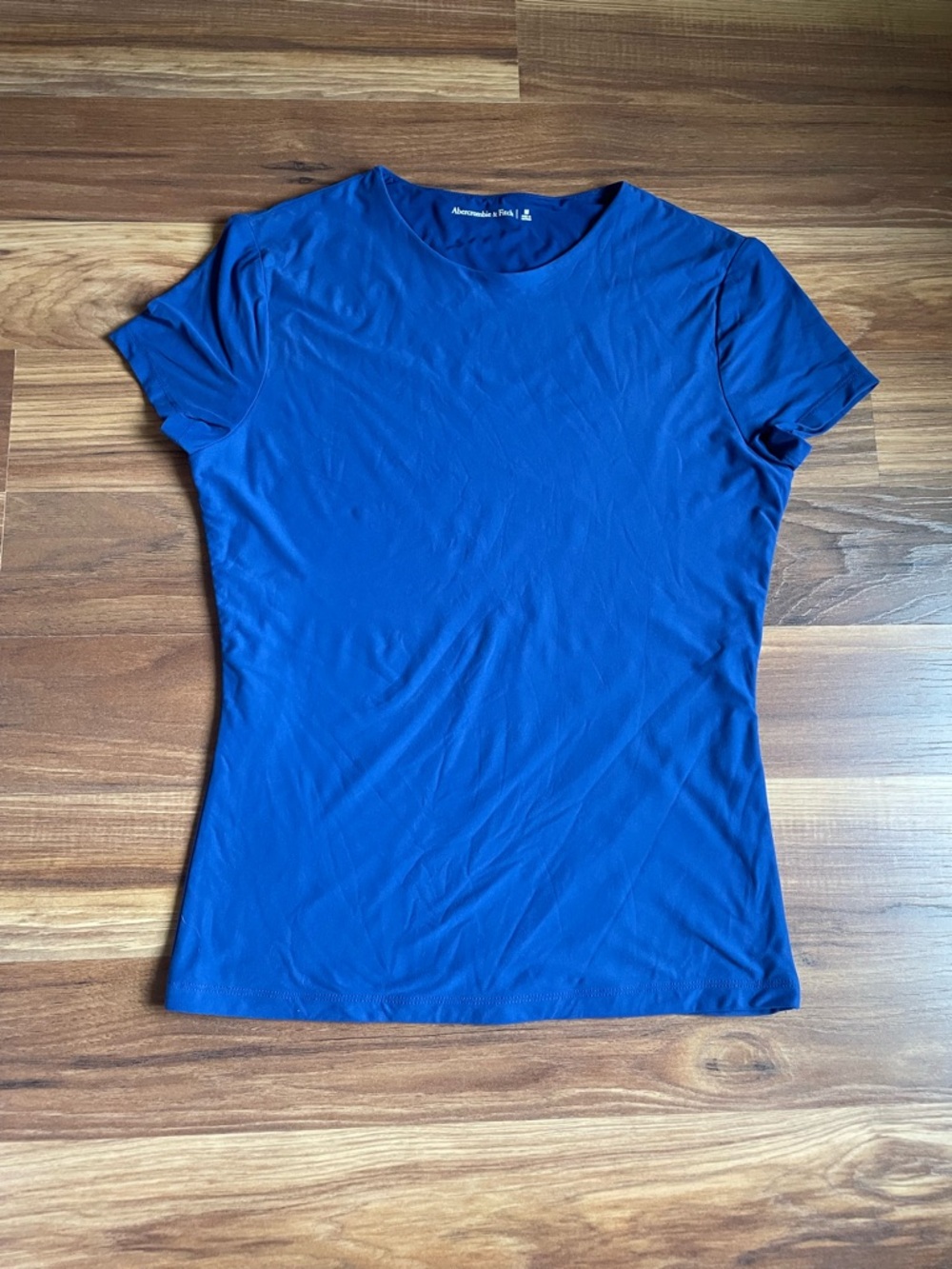 Abercrombie and Fitch Soft Matte Seamless Tuckable Baby Tee Women's Medium